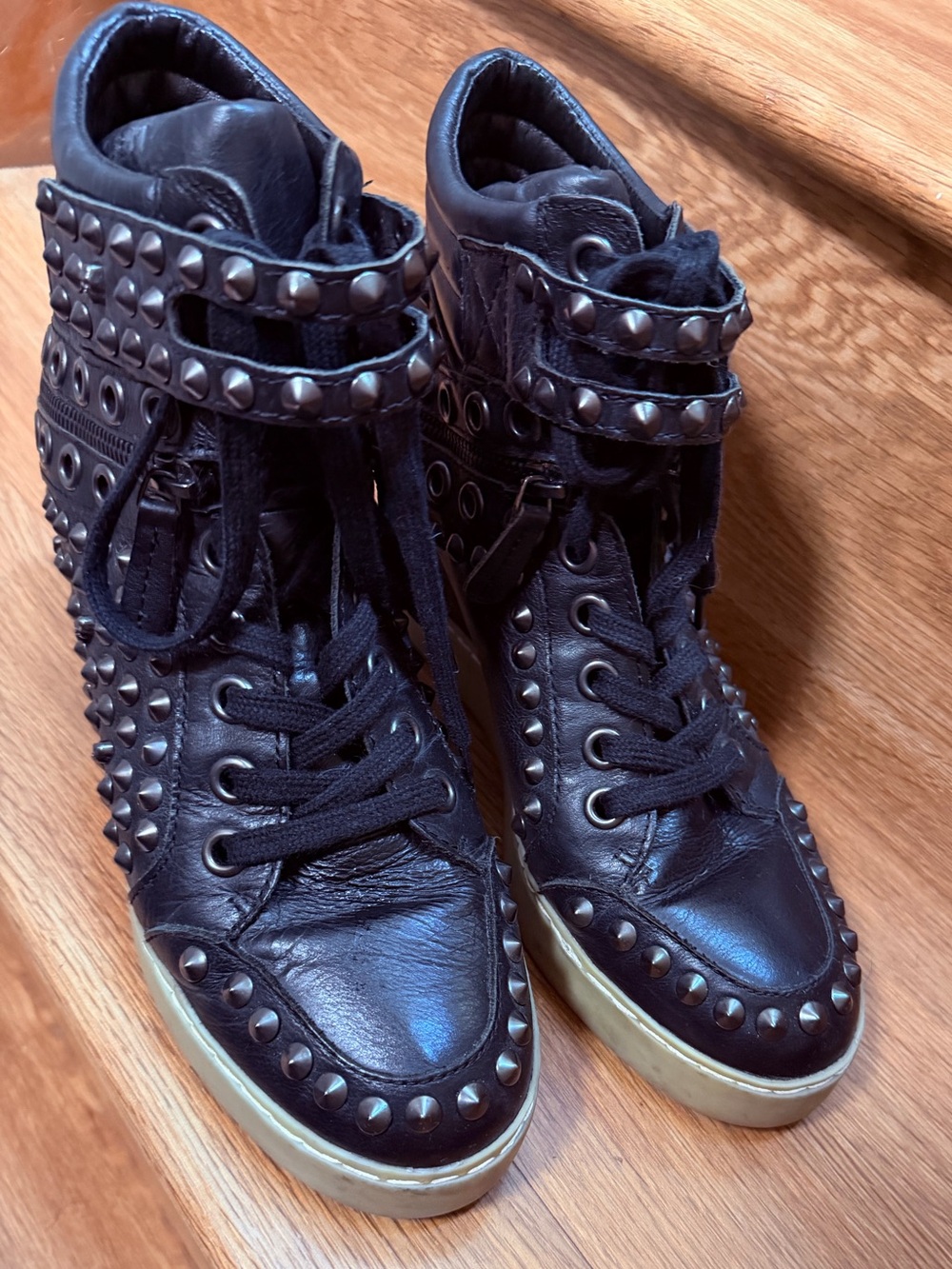 ASN Studded High-Top Women's Sneakers - Black